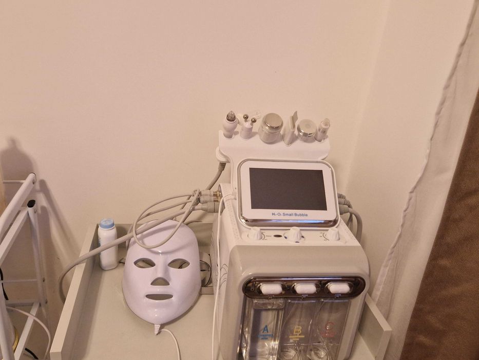 Aparat de tratamente faciale in stare foarte buna , cu 7 functi.