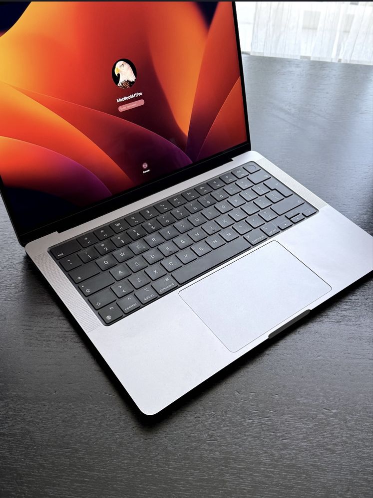 Apple MacBook Pro 14' M1 Pro 16GB RAM 512GB SSD