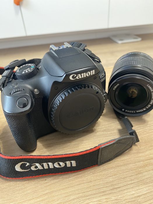 Aparat foto Cannon EOS 1300 D - EF-S-18-55 III