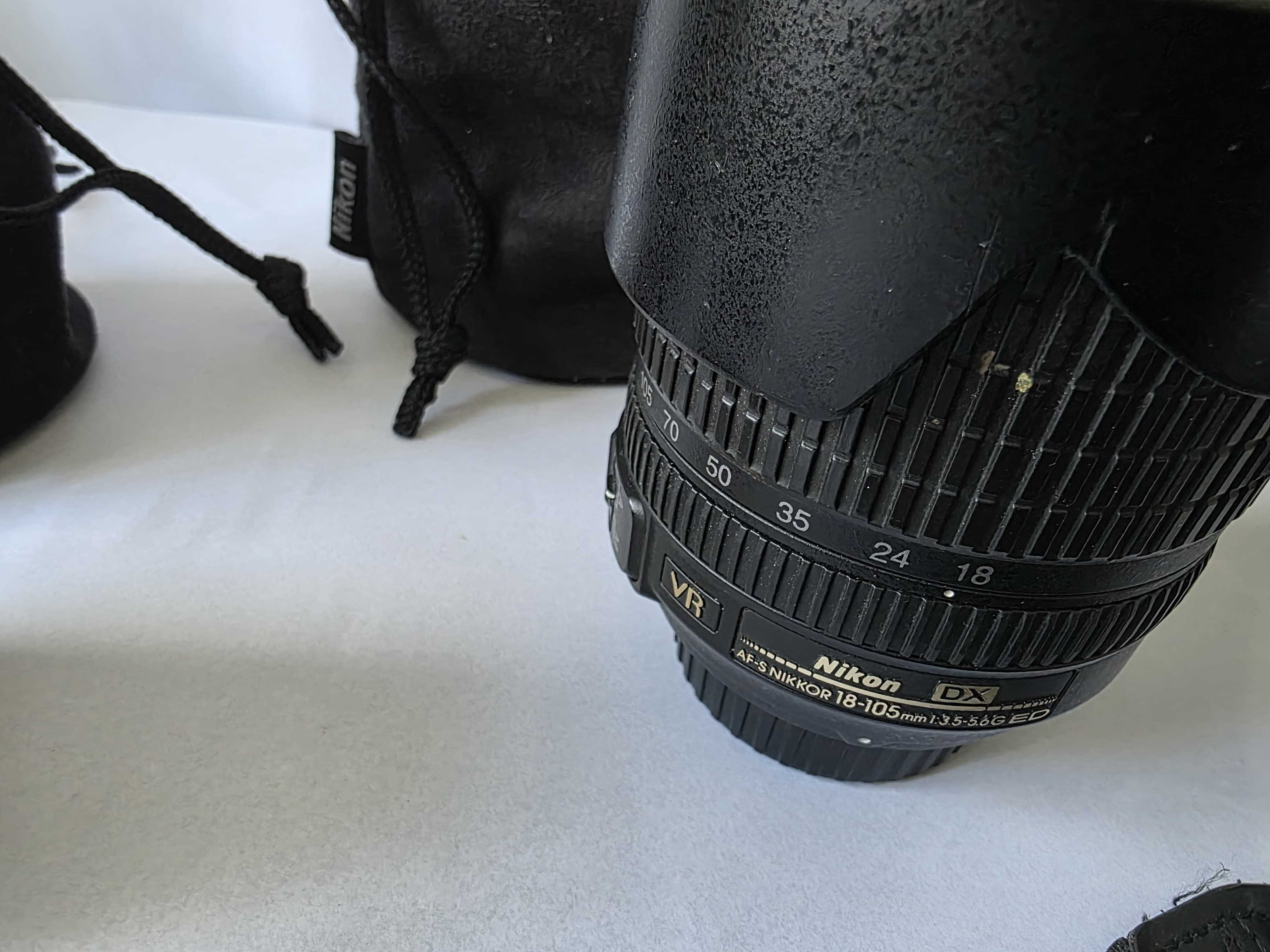 Aparat foto DSLR Nikon D7100 si accesorii