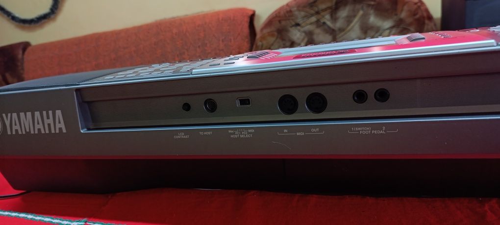 Продавам Yamaha psr-1000