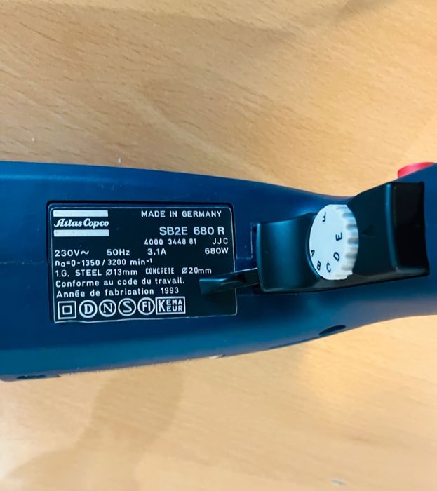 УДАРНА БОРМАШИНА AEG Atlas Copco SB2E 680-R Germany 
Мощност: 680 W