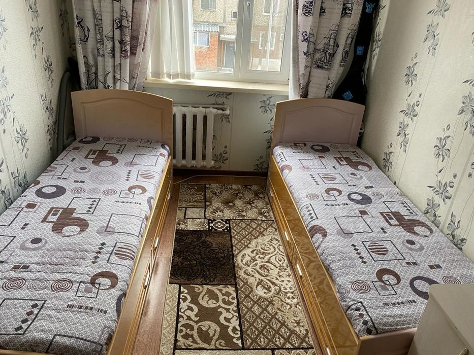 Продам кровать с матрасам