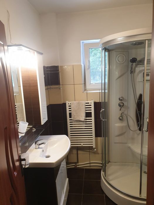 Apartament 2 camere Podul Ros