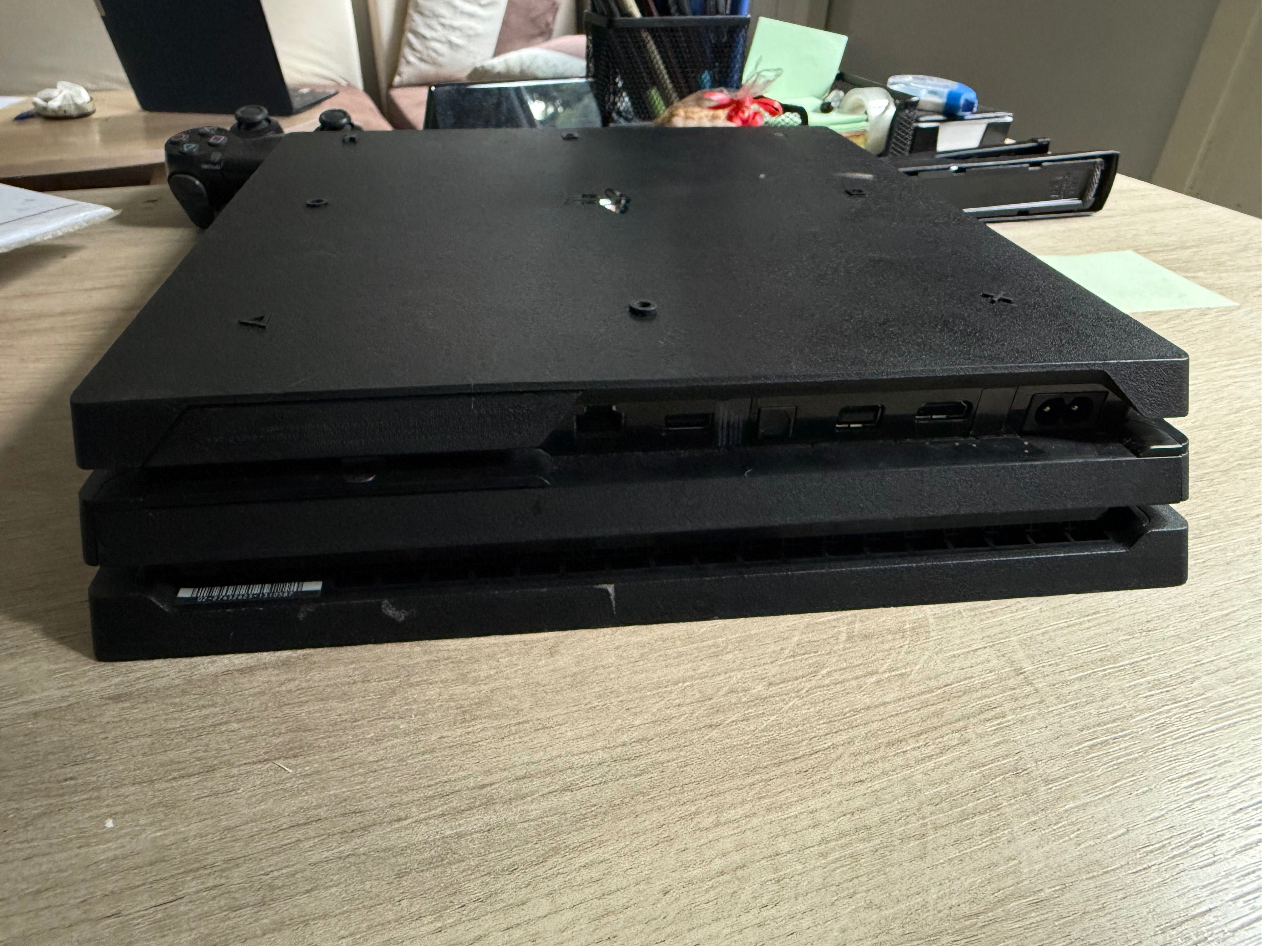 Ps4 pro 1TB + джойстик