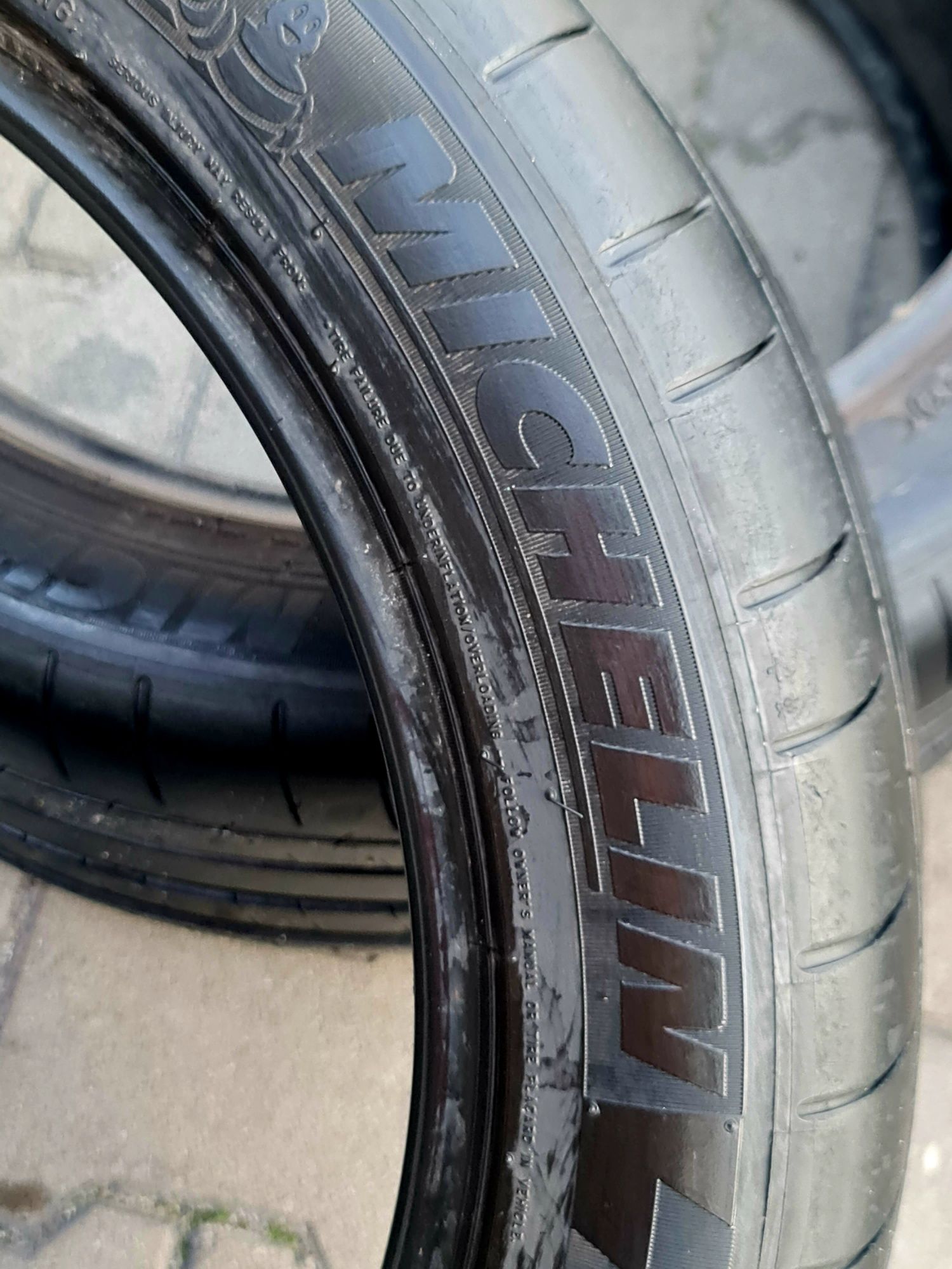 255 45 19 michelin