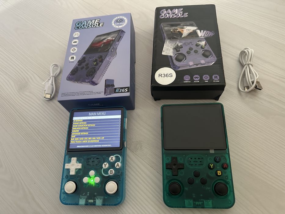 Consolă jocuri portabilă R36S 64GB Lake Blue + una verde 256GB