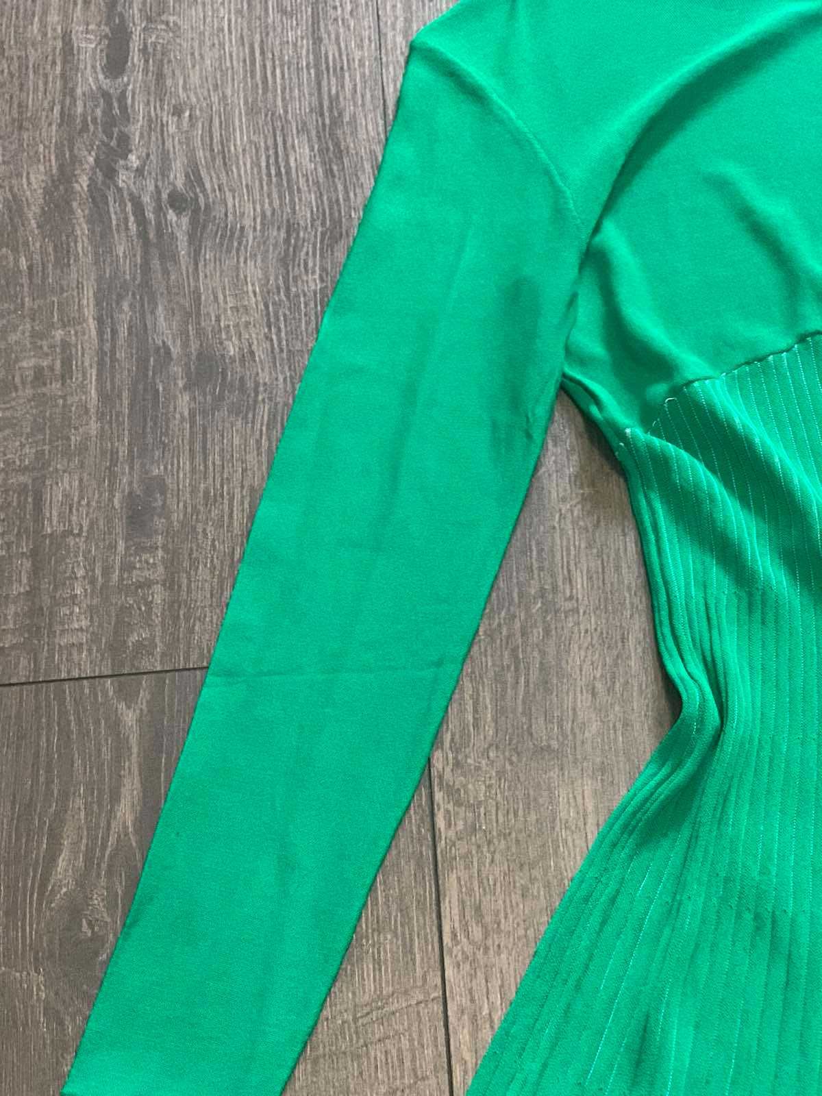 Zara плисирана рокля