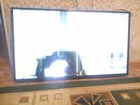 Продам Телевизор LG разбитых экраном.