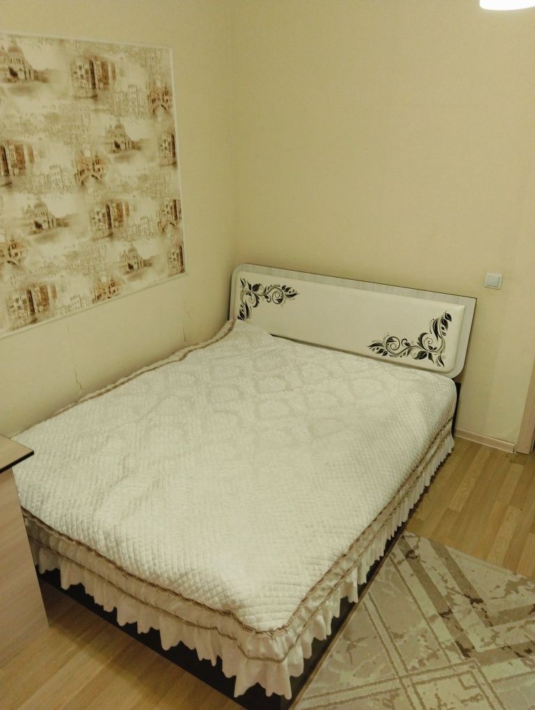 Продаем: кровать, шкаф и тумбочки!
