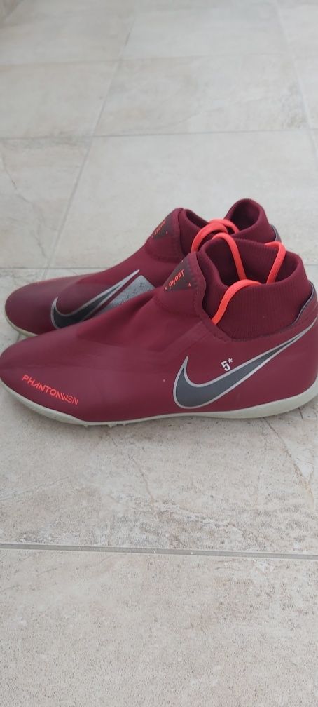 Маратонки Nike Phantom 42