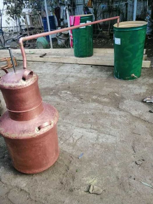 Vand Cazan de tuica din cupru (arama) de diferite modele si dimensiuni