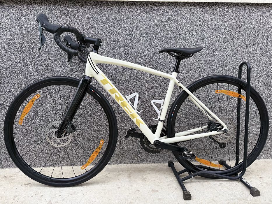 TREK DOMANE AL4 Gen 4 ERA White Шосеен велосипед 2024г. ПЕРФЕКТЕН