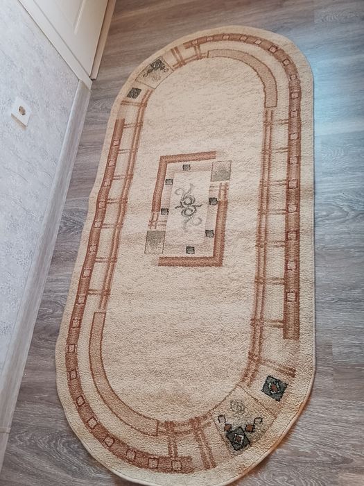 Продам овальный коврик.Турция.Чистый,после стирки