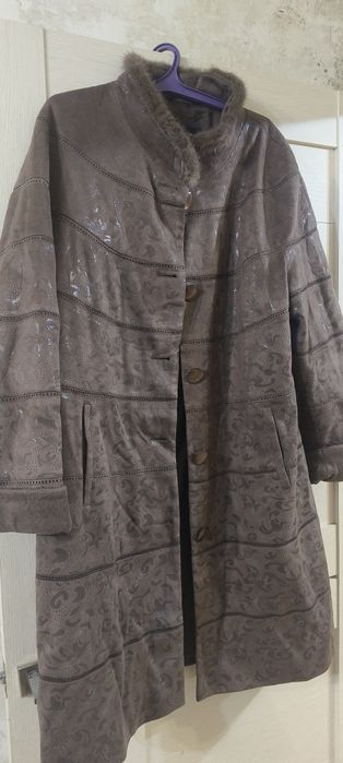Недорого пальто новое красивое