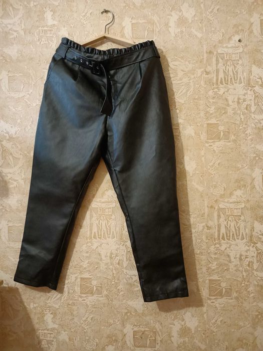 Продам новые женские брюки ASOS из экокожи, размер 50
