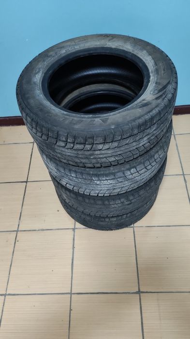 Срочно Зимний Шины 195/65R15