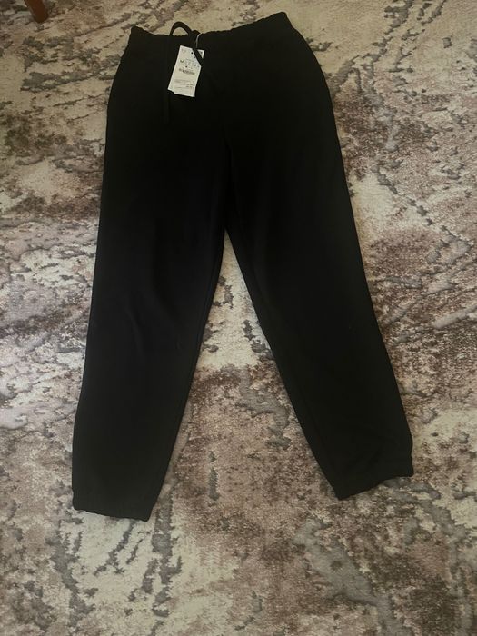 Чисто нов черен панталон зара