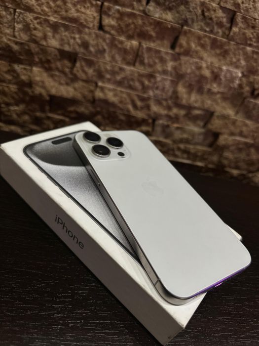 Iphone 15 pro max  White Titanium