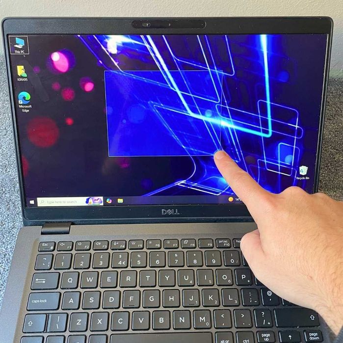 Dell 5300 - 13.3”IPS Touchscreen, 16GB RAM, i5-8265u, 512GB NVMe SSD