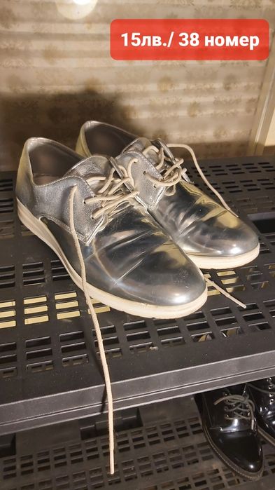 Обувки за малки и големи