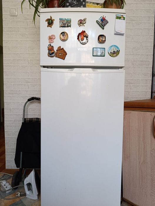 Холодильник  Вестел