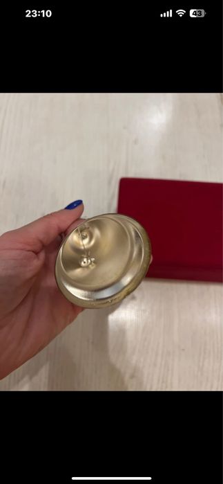 Decoratiune om de zapada suflata cu argint