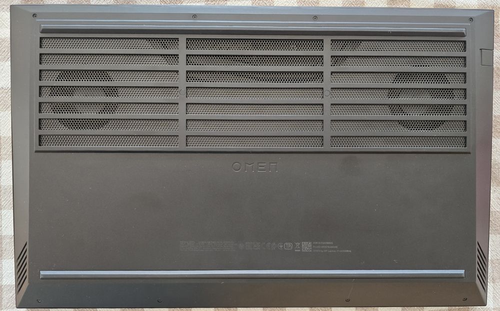 Продавам лаптоп HP OMEN 17-CK0008NQ