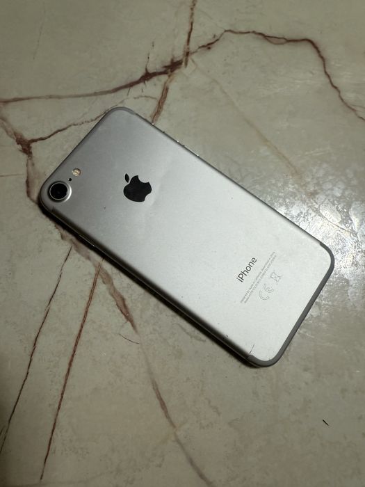 Продам айфон 7 в идеяле