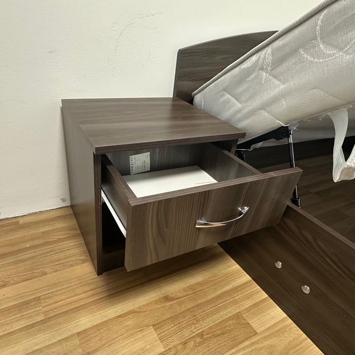 Комплект спалня с механизъм - нощни шкафчета и матрак