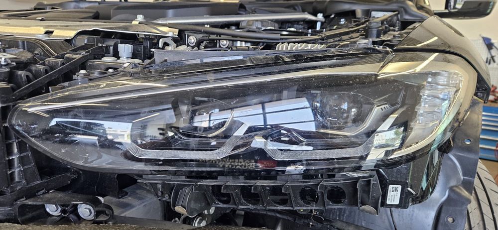 Оригинален Ляв фар за BMW G22/23/24/26