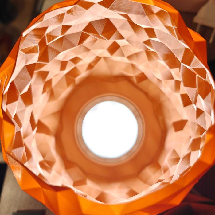 Lampa moderna printata 3D