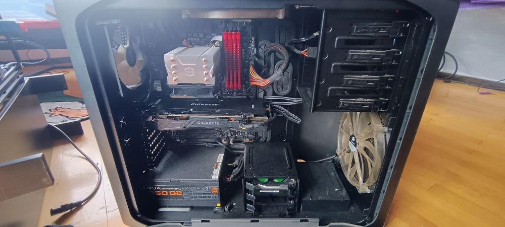 Vând unitate PC funcțională