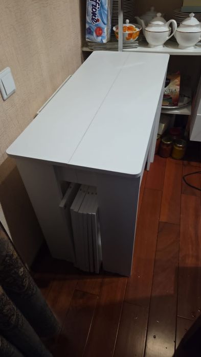 Стол-трансформер 4м. продам