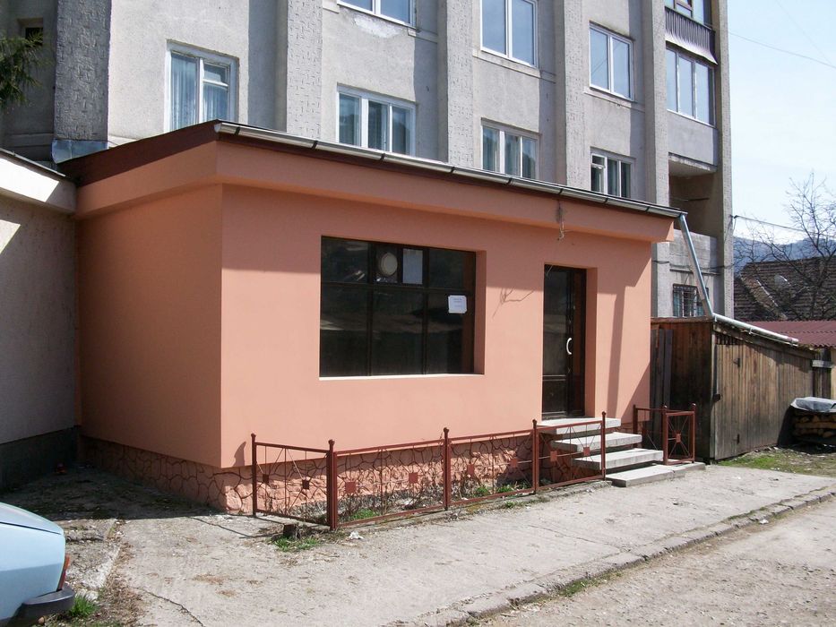 INCHIRIEZ SPATIU COMERCIAL Vizavi de spital Viseu de Sus