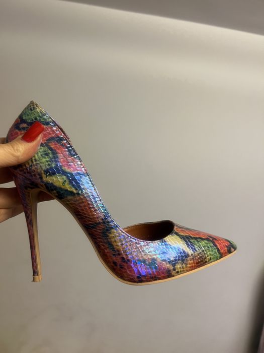 Pantofi stiletto