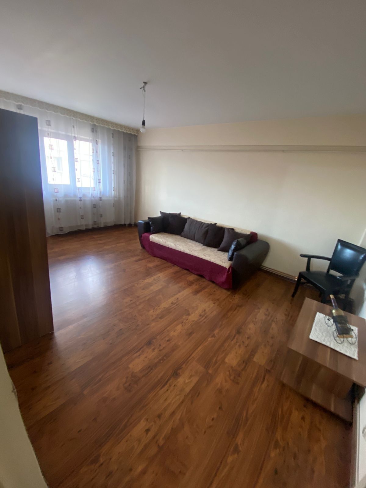 Apartament de vanzare 3 camere in orasul Brad, jud Hunedoara