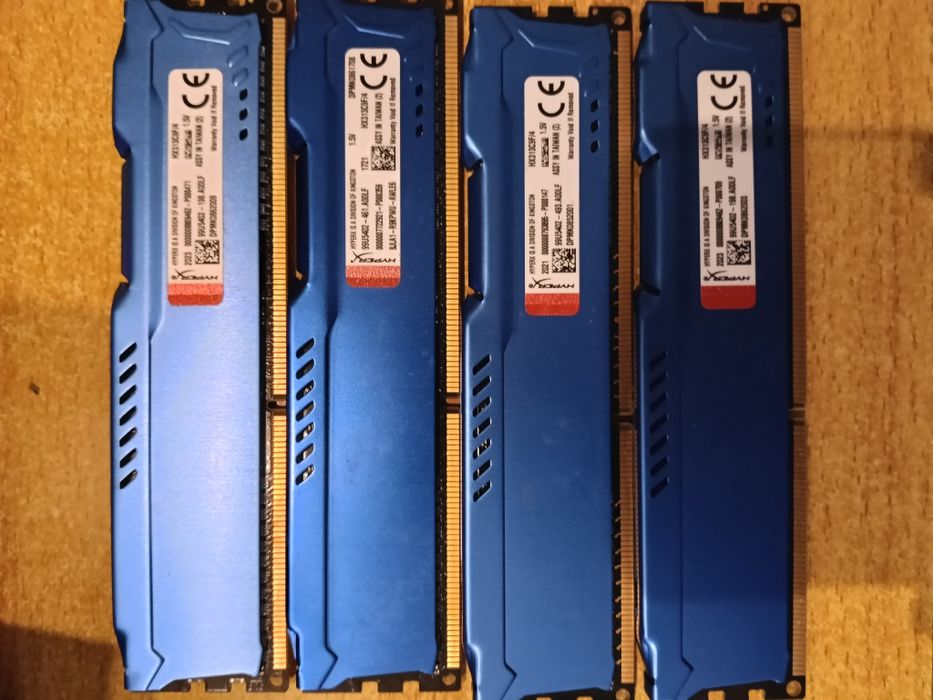 Set 4 memorii DDR3