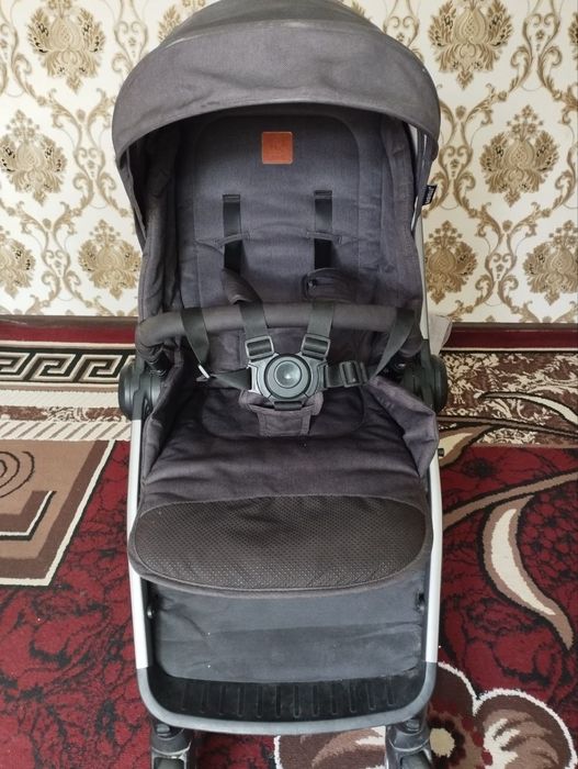 Kolyaska bor srochna sotiladi