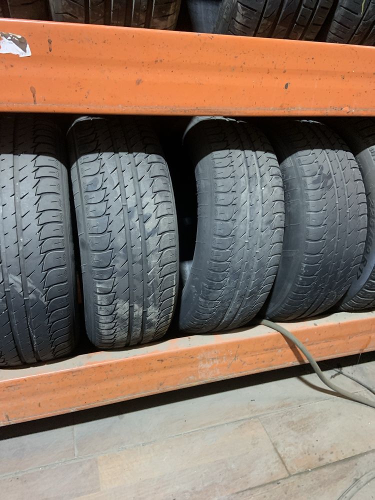 Anvelope 215/65R16