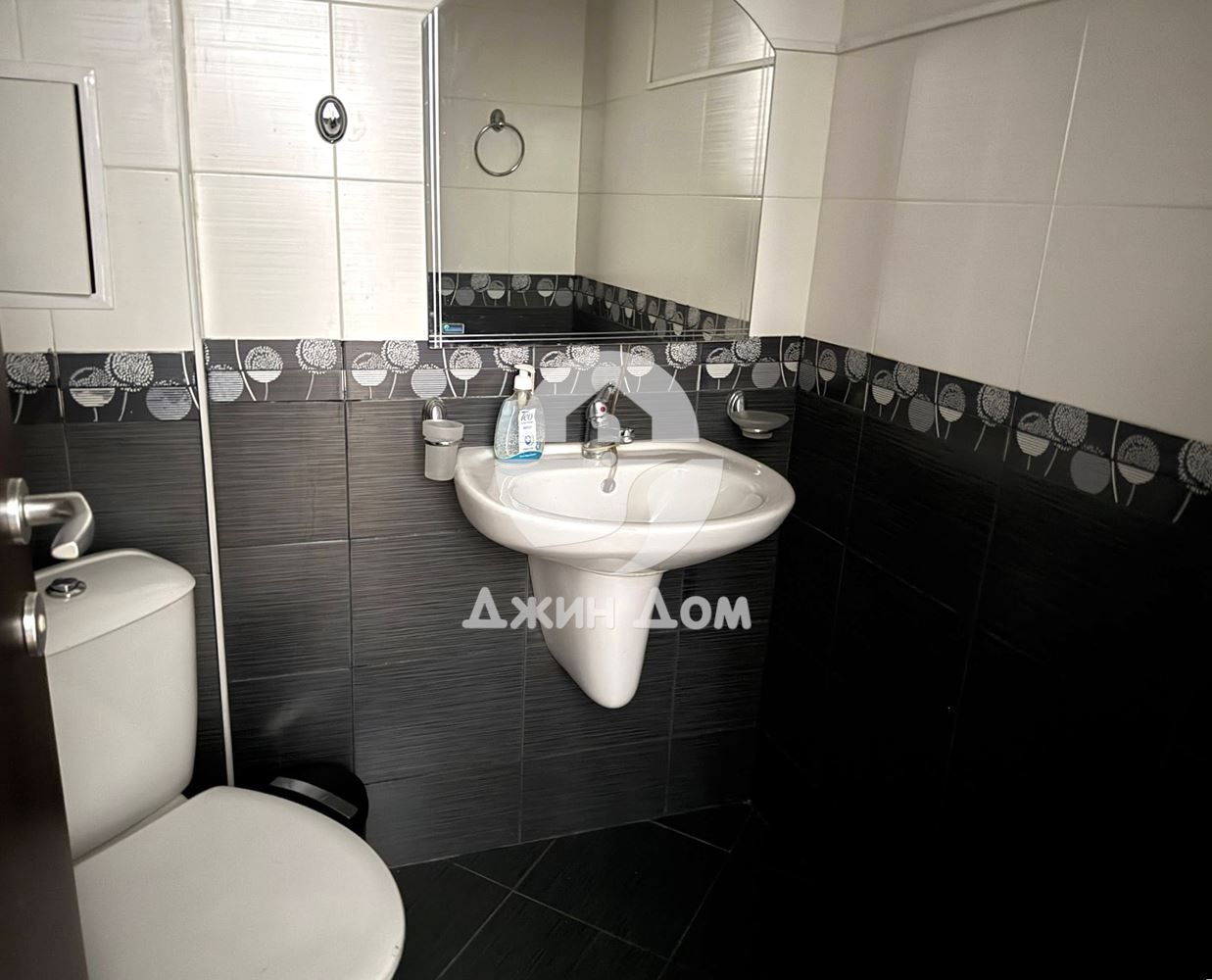 Продава се Двустаен апартамент в к.к. Слънчев бряг - 70 кв.м за 1050 €/кв.м - Снимка #8
