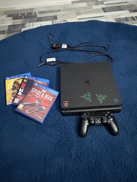 Playstation 4 slim