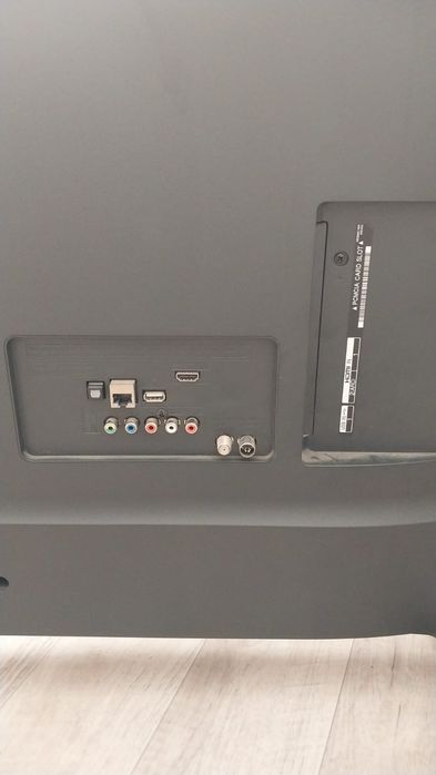 Lg smart...уронили экран повреждён...