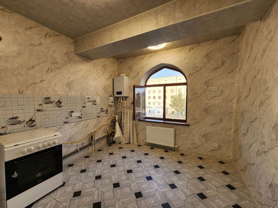 3 xonali zamonaviy kvartira sotiladi