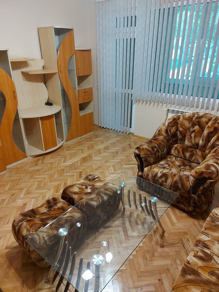 Дава се под наем Двустаен апартамент в Ловеч, Център - 75 кв.м за 204 € - Снимка #7