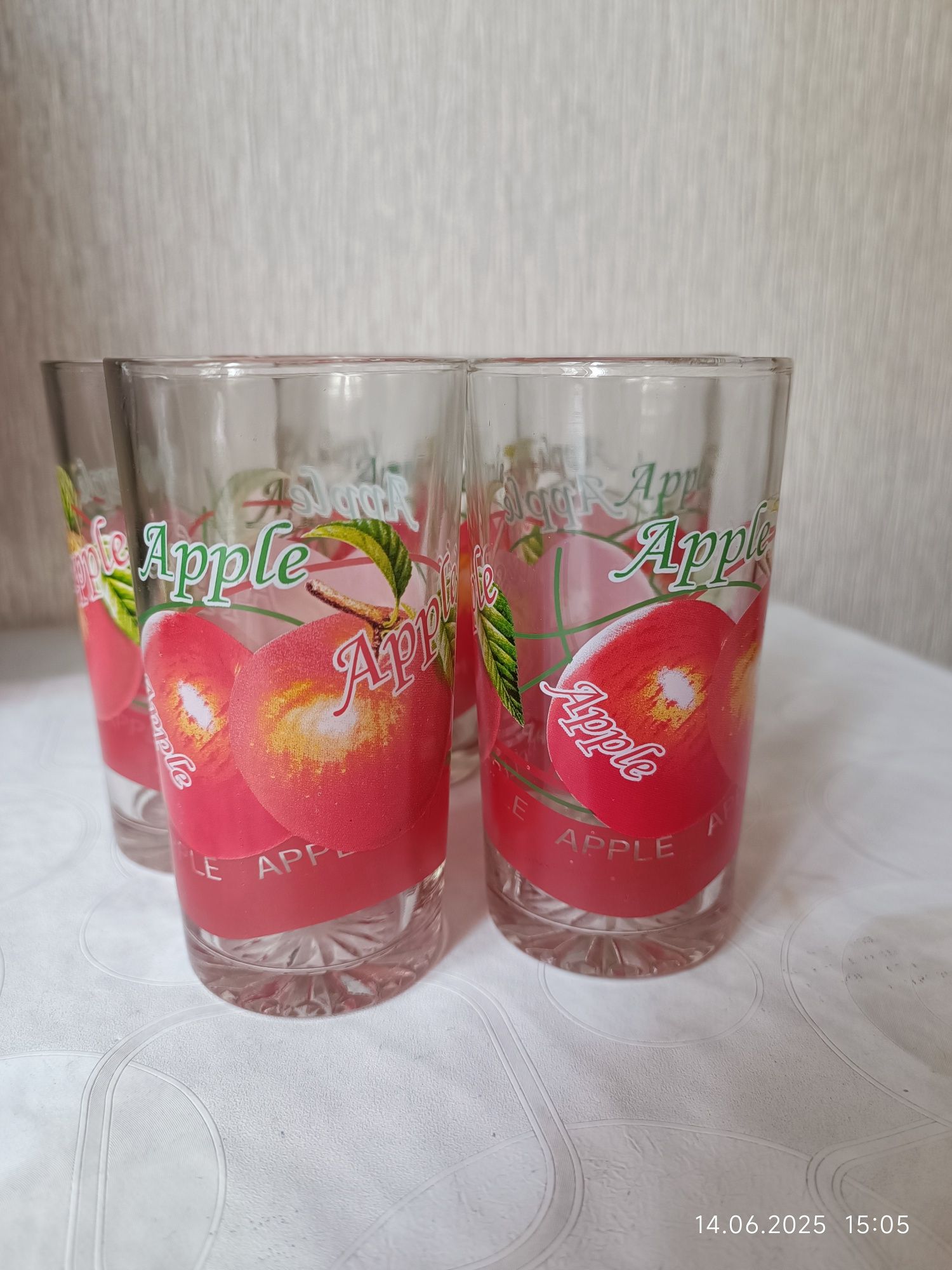 Продам набор стаканов  "Apple"