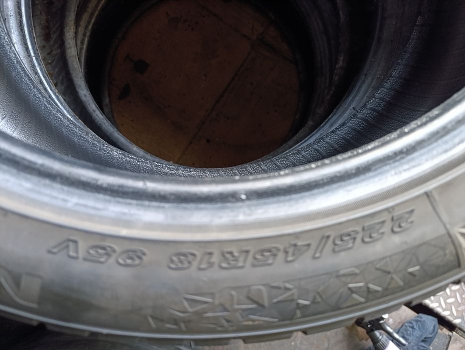 Anvelope de iarnă 225 45 18 și 245 40 18 Nexen dot 2020