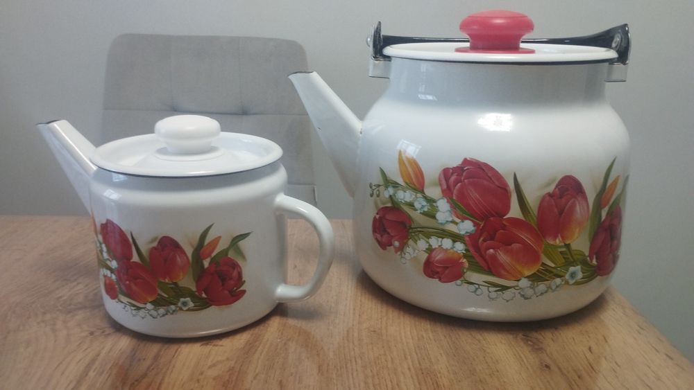 Продам эмальированные чайники