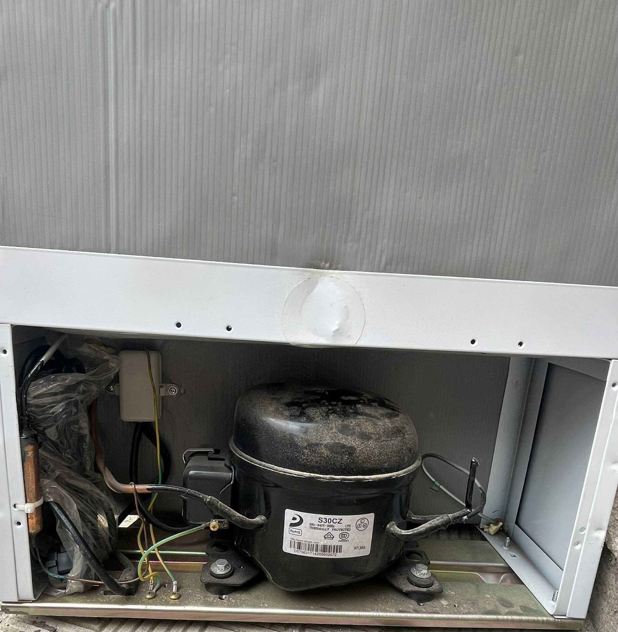 Хладилник MIDEA BC-120 refrigerator