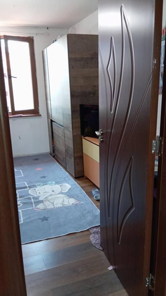 Двустаен апартамент преустроен в Тристаен в кв. Долно езерово с АКТ 1